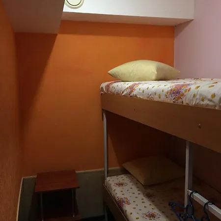 на антоновича Hostel Kyiv