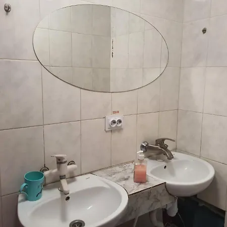 Hostel на антоновича *